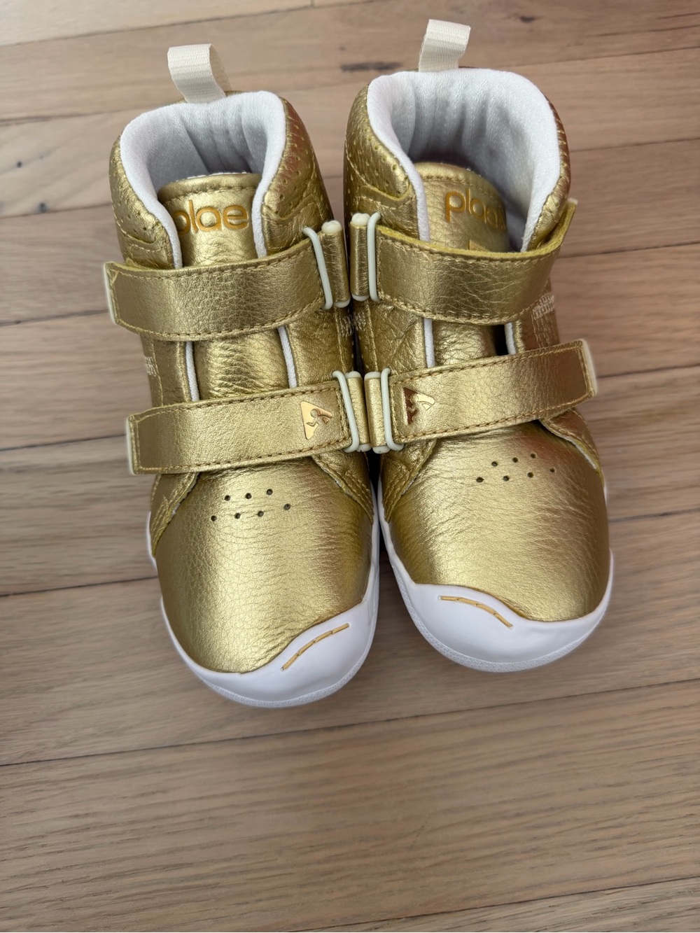 NIB PLAE MAX gold high top Kids Sneakers new size 11 - Picture 2 of 5